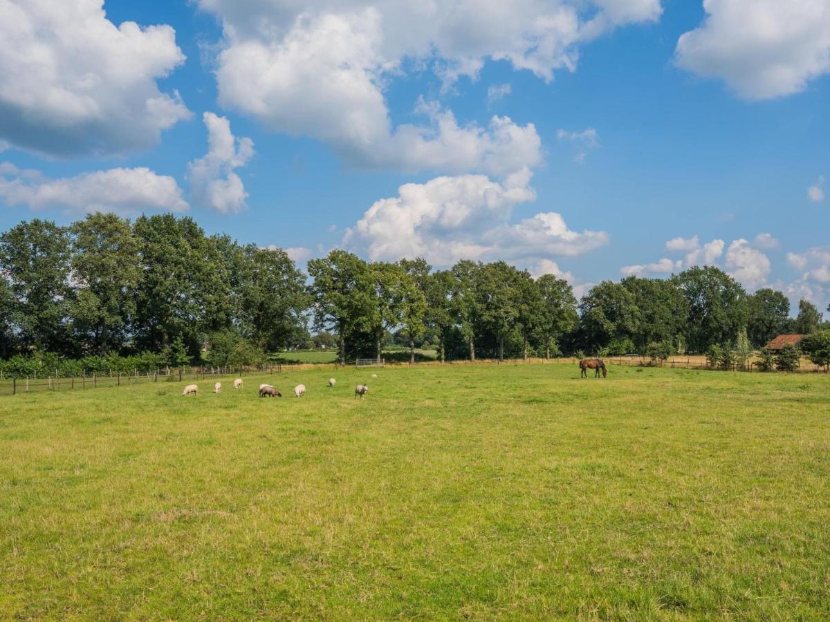 Villa Grandeur Farmhouse In Dwingeloo At A National Park Exterior foto